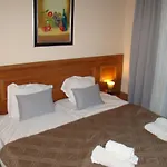 Dino Privates Emerald Apartamento